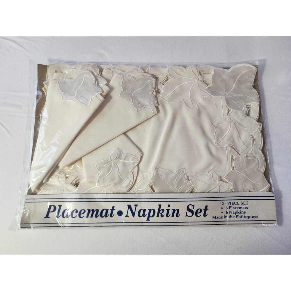 VTG Embroidered Placemat Set 6 Mats 6 Napkins Ivory Oval Scalloped Floral New